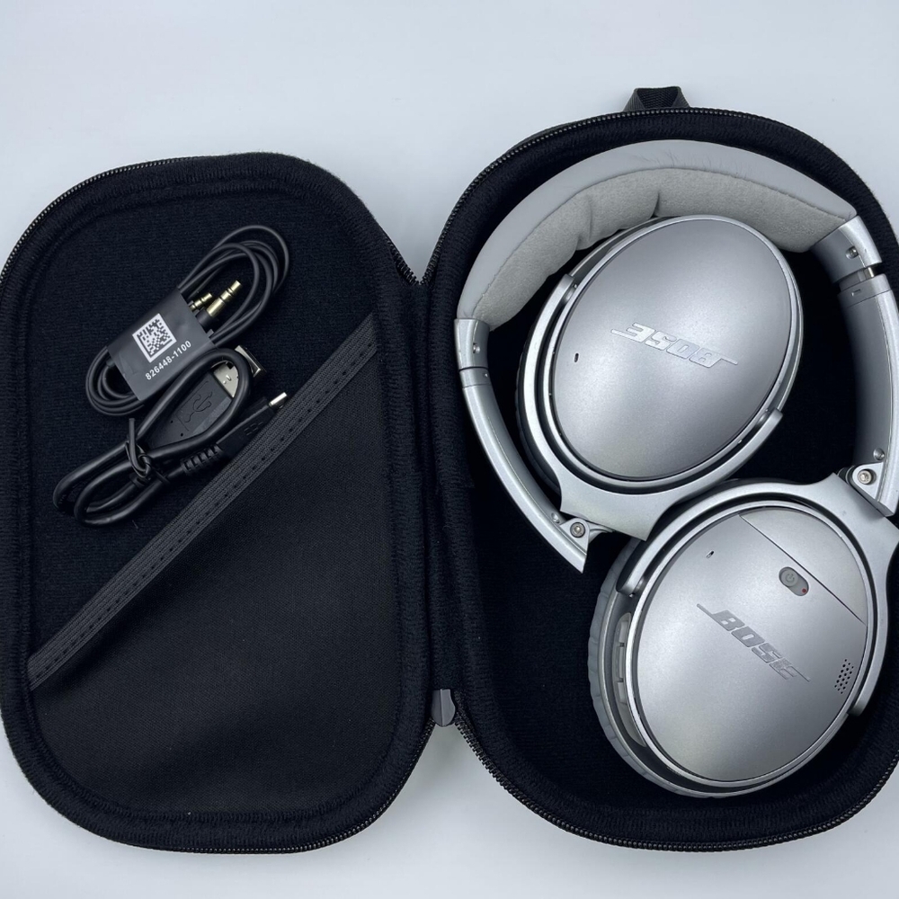 Bose QuietComfort 35 QC35 series II Wireless Headphones Noise-Cancelling Silver